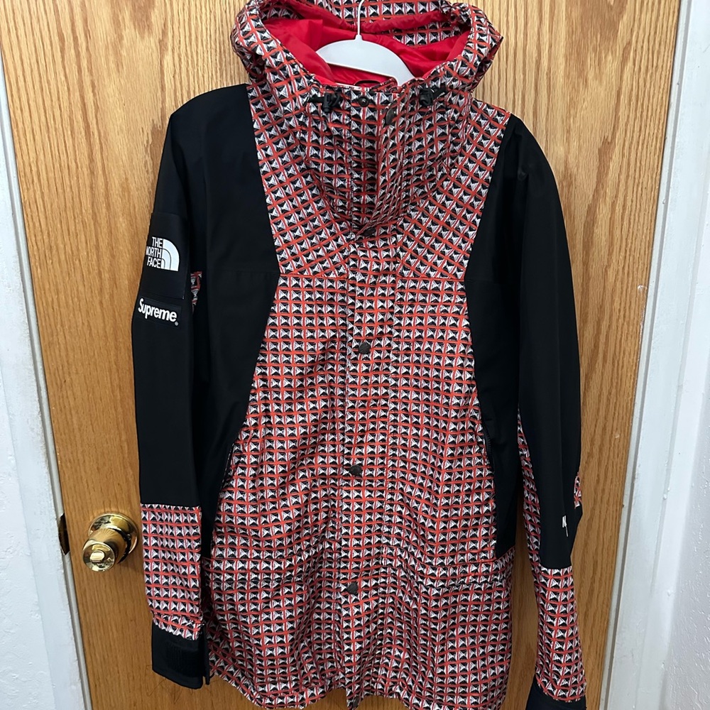 Supreme x The North Face Studded Mountain Light Jacket 'Red’ Size Medium